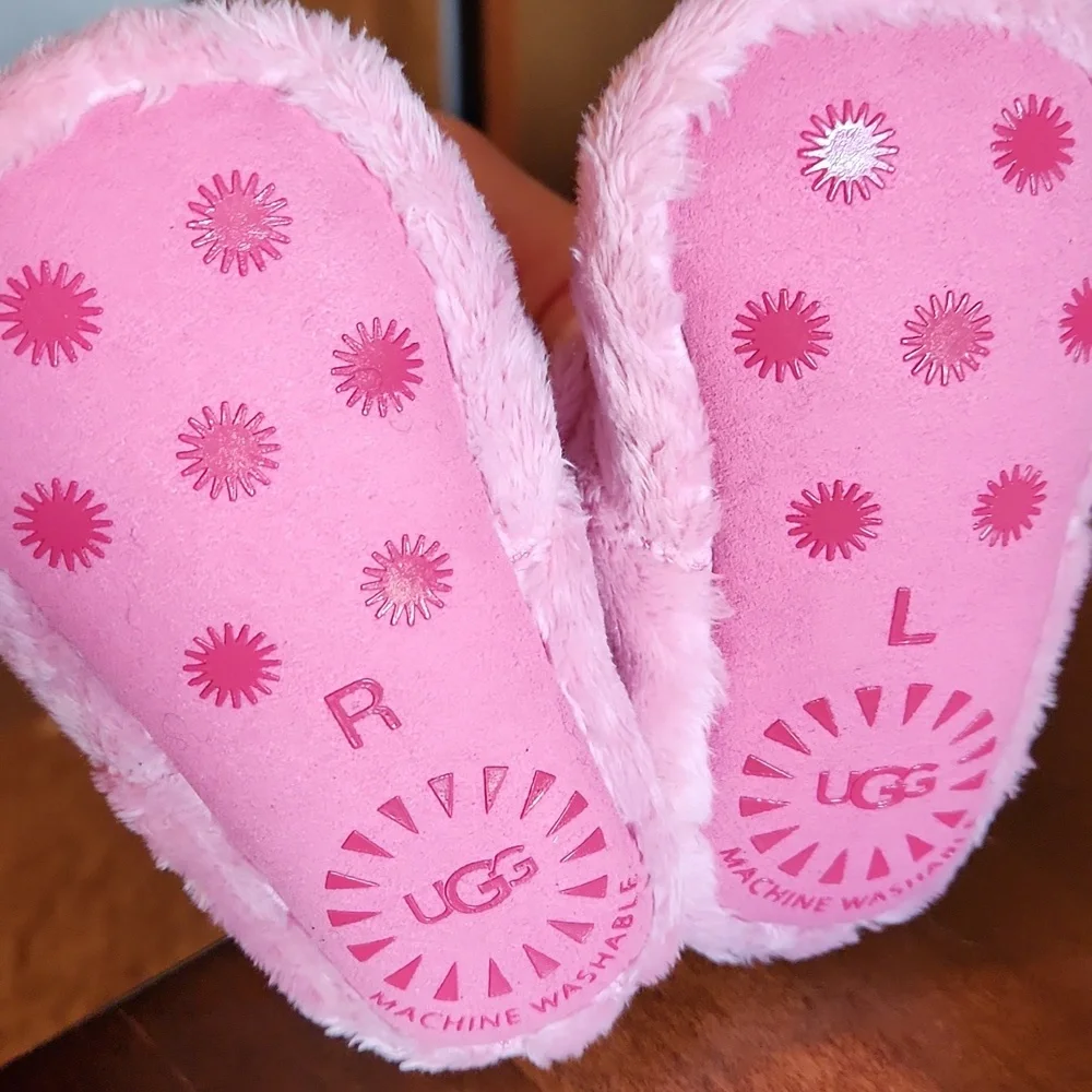 UGG Pink Fuzzy Baby Booties Size 2/3 - Picture 10 of 10